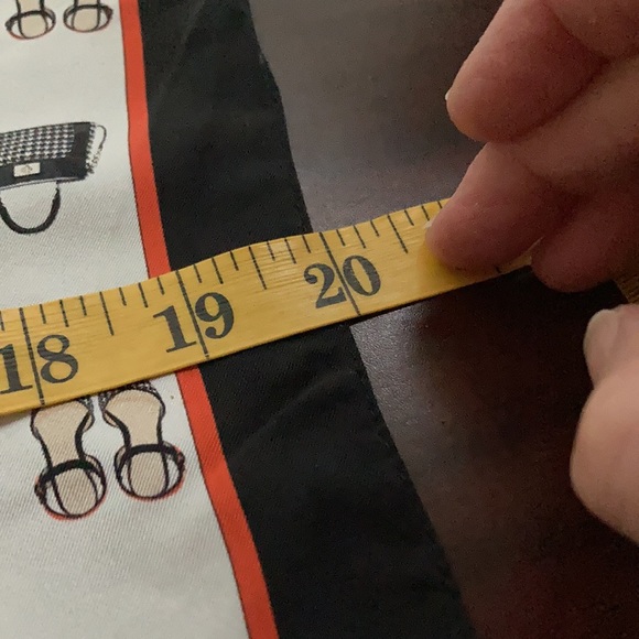 Small square Barbieri scarf - Picture 7 of 8